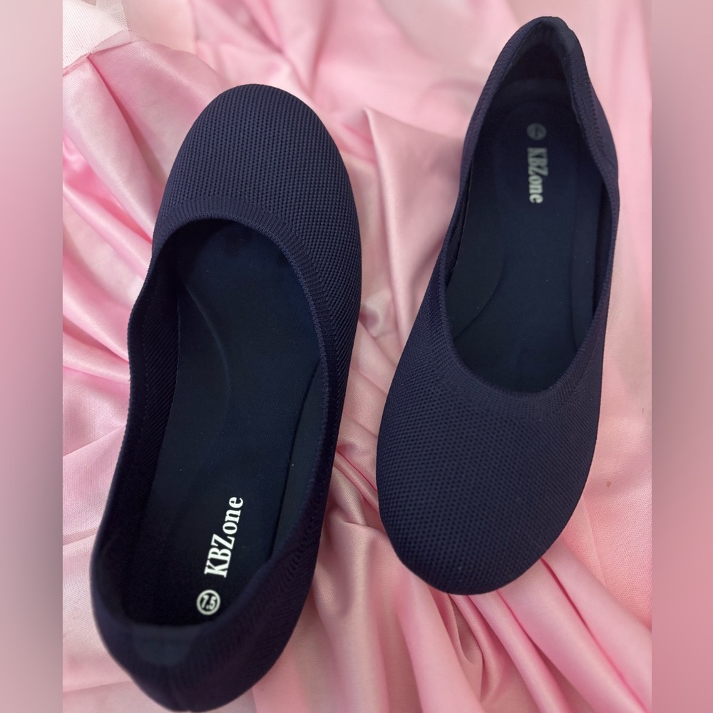 New Navy Blue Size 7.5 Ballet Flats with Rubber Consoles